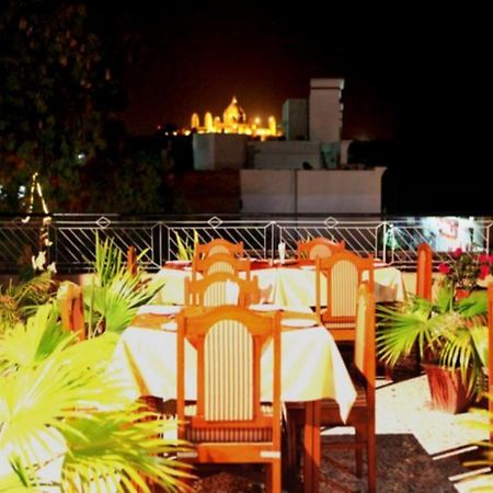 Hotel Sandhu Palace Джодхпур Екстер'єр фото